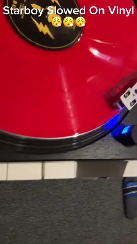Starboy Slowed On Vinyl 😮‍💨😮‍💨😮‍💨 #starboy #theweeknd #vinyl #vinyltok #fyp 