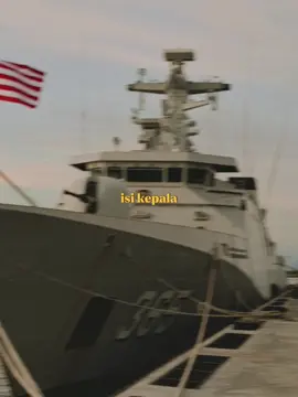 tebak KRI apa 😁 #tniindonesia🇮🇩 #tnial #pelautindonesia #abdinegara #fyppppppppppppppppppppppp #fy #lewatberanda #CapCut  #kridiponegoro365 izin post abang yg nurunin bendera 🙏