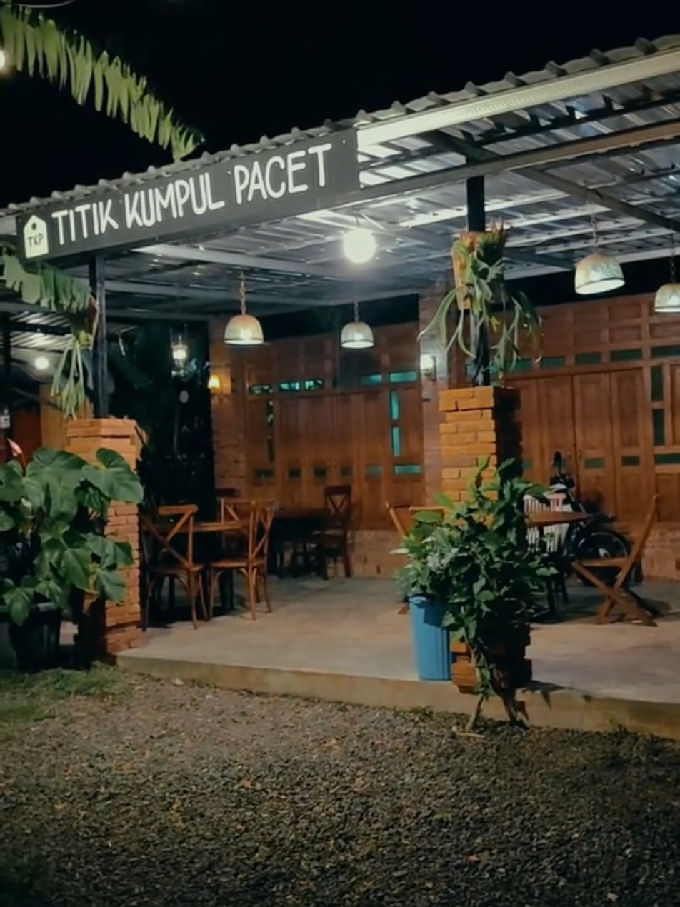 📍Titik Kumpul Pacet,  Andalan kalo kulineran malem #kuliner #titikkumpul #cafe #pacet #pacetmojokerto 