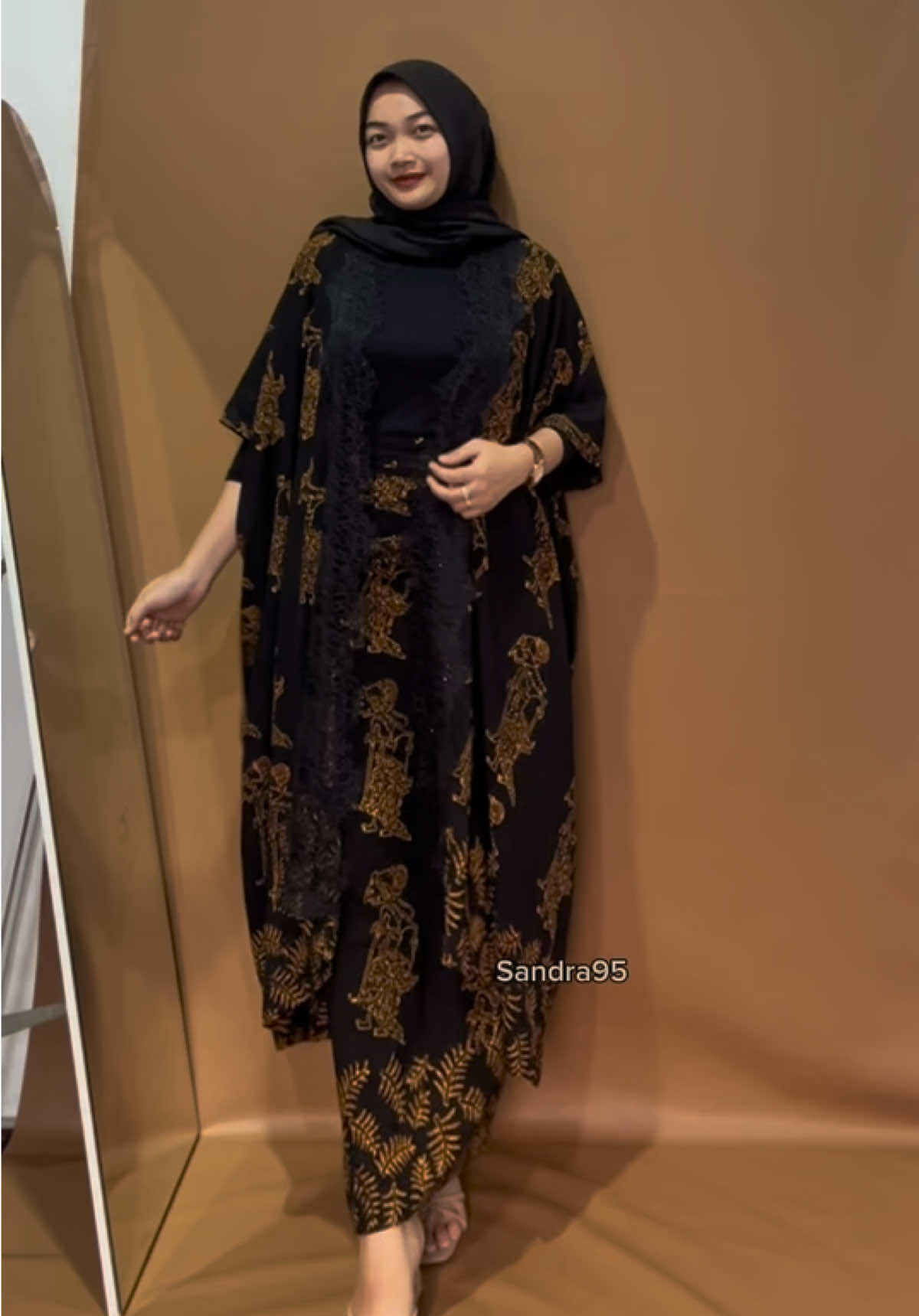 Rekomendasi one set batik buat kondangan..mewah banget #batik #batikwanita #kinnasbatik #batikmodern #batikkondangan #onesetbatik #outfitkondangan #ootdkondangan #batikpremium 