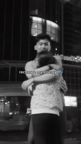 pelukan sm kamu udah cukup buat hilangin rasa capek dan lelah ini 🥹🫂 #fyp #fypシ゚viral #viralvideo #pasangan #pacaran #pacar #peluk #pelukan #berpelukan #recharge #rechargeable #pasangancouple #romantis #capek #capekbanget #Love #qualitytime #physicaltouch 