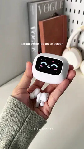 another ugreen purchase cuz im a fan! earbuds with led touch screen & boleh custom wallpaper jugak 😍 #ugreen #earbuds #ugreenearbuds #echobuds #bluetoothearphone #earbuds #noisecancelling #wirelessearbuds 