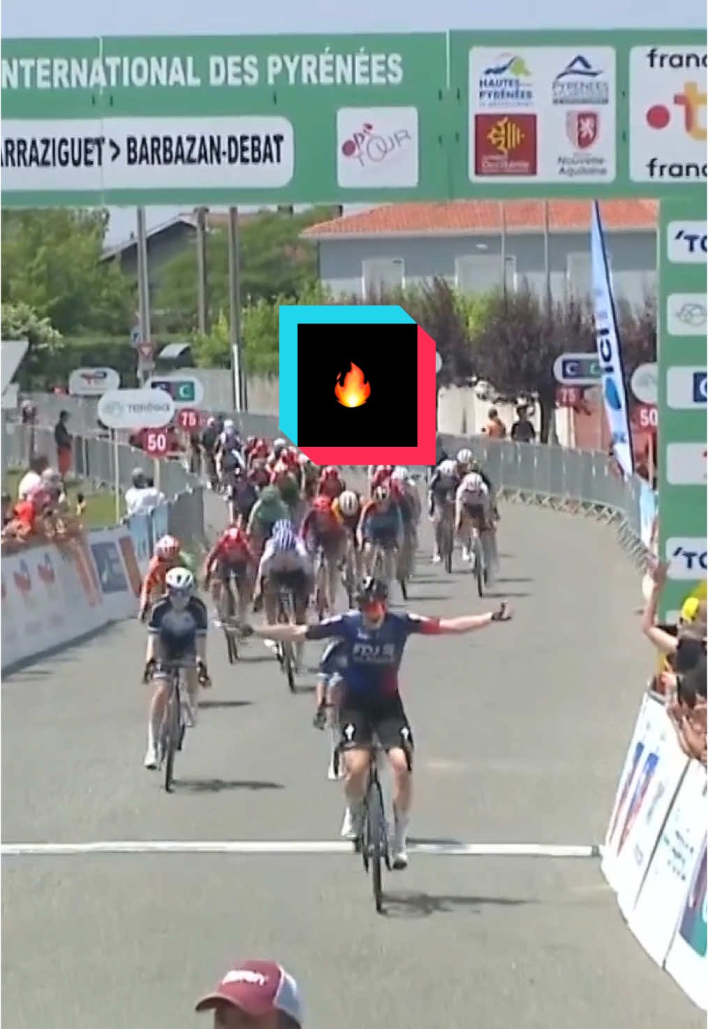 ALLY WOLLASTON WITH A DOMINANT SPRINT 🔥  The Kiwi has carried her fine form of late into Tour des Pyrénées 🙌 #cycling #roadcycling #fdj