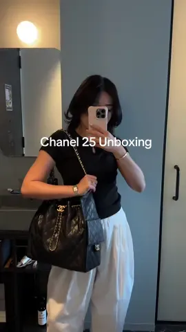 Went to 3 stores and the one in Ginza had it! Found my dream tote bag 😍 #creatorsearchinsights #chanelbag #chanelunboxing #chanel25 #japanhaul 
