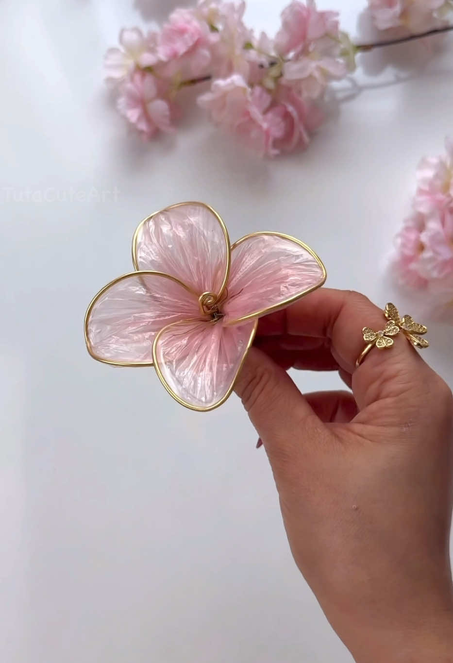 DIY crystal flower 🌸 #DIY #craft #tutacuteart #diycraft #diyideas #handmade #flowers 