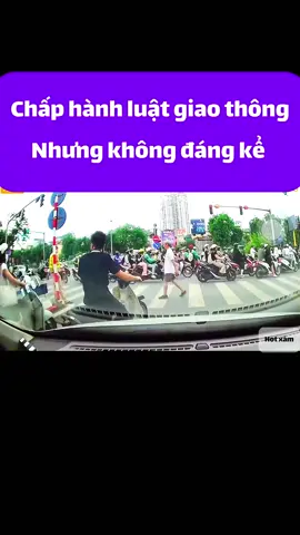 Chấp hành luật giao thông nhưng không đáng kể #hotxam #vanhoagiaothong #nhatkygiaothong