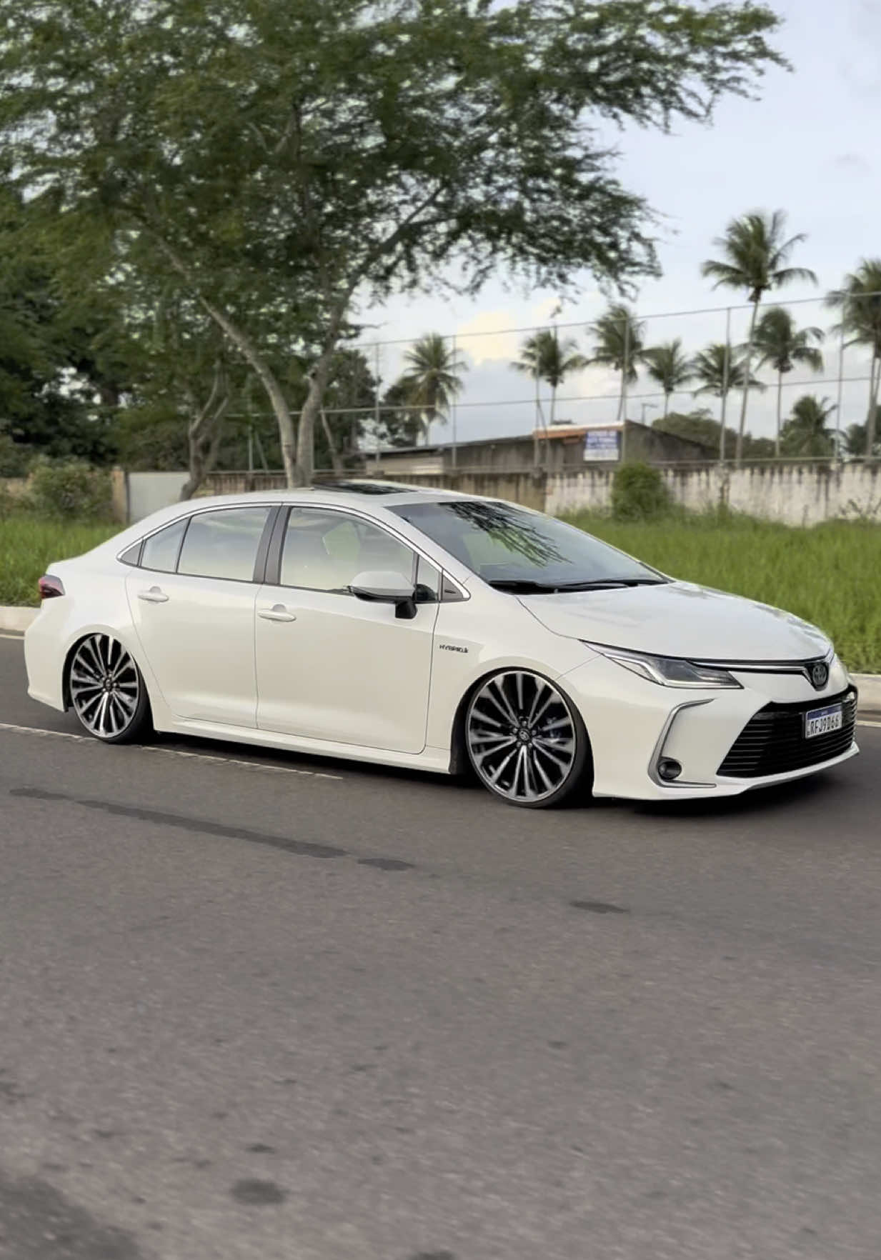 Rodando liso 🤩✨ . . #Corolla #ToyotaCorolla #CorollaLife #CorollaLovers #CorollaNation #CorollaClub #CorollaFamily #CorollaTuning #CorollaStyle #ToyotaPerformance #CorollaAltis #CorollaHybrid #CorollaGR #CorollaSport
