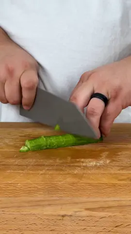 How to cut REALLY fast  🔪🥒 #kitchentips #cookingtips #CookingHacks #KitchenHacks #cooking