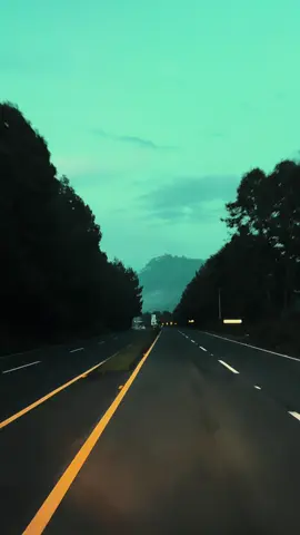 En Algún Lugar de Guatemala #guate #guatemala #guatemalacheck #viajes #guatemala🇬🇹viral #momentos #enalgunlugardeguatemala #highway #atardecer 