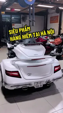 Siêu phẩm Honda Goldwing Trike, chiếc này được chúng tôi lắp đặt và hôm nay em nó lại đến để kiểm tra và vệ sinh xe. #harleydavidson #motorđứcquảngngãi #biker #honda #goldwing #trikes 