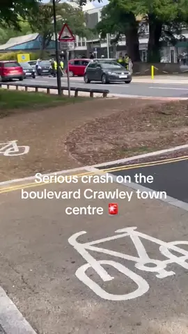 🚨 Serious crash on the boulevard Crawley town centre 🚨 #crash #accident #incident #crawley #westsussex 