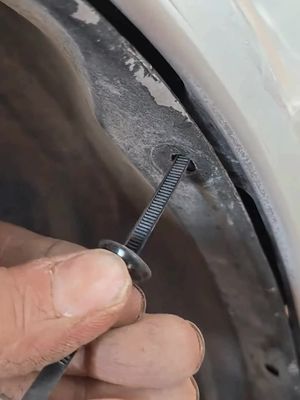 Multifunctional nylon universal cable tie buckle for fixing automobile plastic buckle.