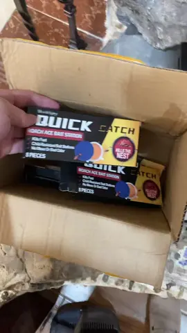 Thank my good friend for sharing this cockroach bait with me. It was delivered in three days, which is really fast. My friend said this can solve the trouble of cockroaches in my home.
