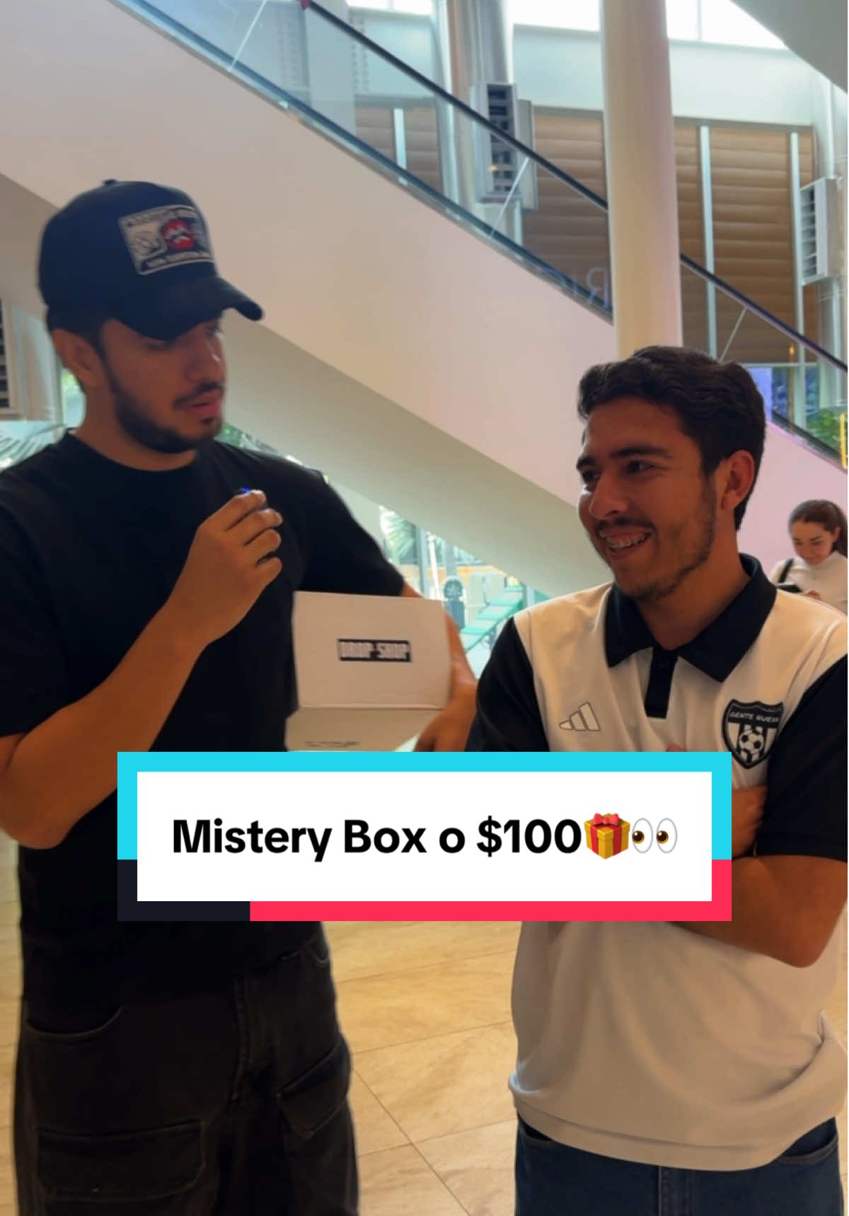 Que prefieres Mistery Box o $100😮‍💨👀 una pequeña bromita🫣 #dropshop #sneakers #paratii #fyp #foryour 