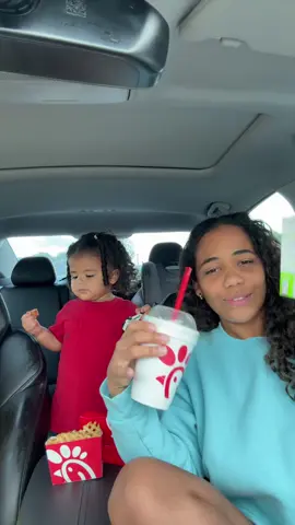 @Chick-fil-A dates 🍟  #baby #babyfever #babytok #firsttimemom #momlife #momanddaughter #chickfila 