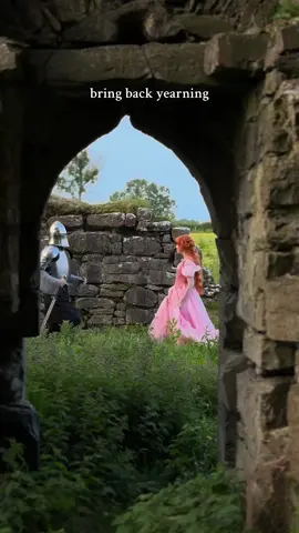 enemies to lovers?⚔️🏰 #knight #castle #princess #Love #cinematography #summervibes #nostalgia #aesthetic 