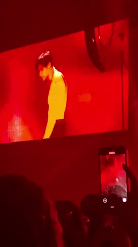 The moment my daughter’s jaw dropped when she saw Bangchan half-naked 🙈                                             #straykids #bangchan #bangchanrailway #dominate_bulacan #dominateworldtour #fyp #fypシ゚viral #fypage #fyppppppppppppppppppppppp #fypシ゚ #foryou #foryoupage #foryoupageofficiall #foryoupage❤️❤️ #foryoupag #touchsomegrass 