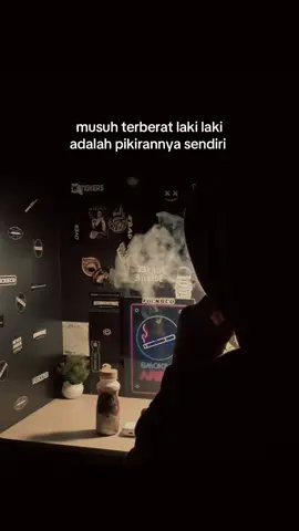 Laki laki jarang bercerita 