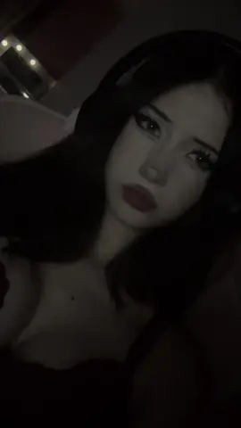breathe out so I can breathe you in :3 #fy #fyp #foryou #everlong #alt #alternative #altgirl #goth 