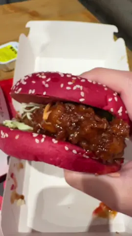 Li avete provati? A me non hanno fatto impazzire più di tanto #squidgame #kfc #food #cibo 