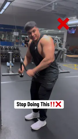 Try making these slight changes to engage your triceps more during extensions!‼️✅ #Fitness #workout #bodybuilding #gym #GymTok #triceps #tricepworkout 