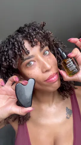 ✨Skin update: picked up this Goji Glow Face Oil from @Mumu Bath while wandering through DUMBO—and my skin is obsessed 🧖🏽‍♀️💛 It’s lightweight, smells like a spa, and makes my skin feel calm, glowy, and so soft. 100% vegan, handmade, and full of skin-loving ingredients like goji berry, rosehip, and moringa. Definitely staying in the routine 🌿 #MumuBath #GojiGlow #SkincareThatWorks #VeganBeauty #NYCFinds #GlowySkin