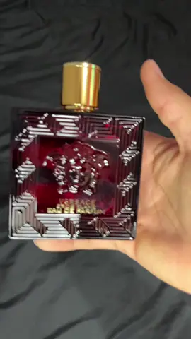 No hay mujer que se resista 🫦😈 #perfumestiktok #perfumes #fraganciasmasculinas #fragancias #paratii #fypp #perfumesmasculinos #top6 #valentinoborninroma #oloresricos #infieles #factos 