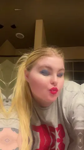pre shower makeup routine on point if i do say so myself 🤣  #preshower #preshowermakeup #makeup #forfunsies #sillygoose 
