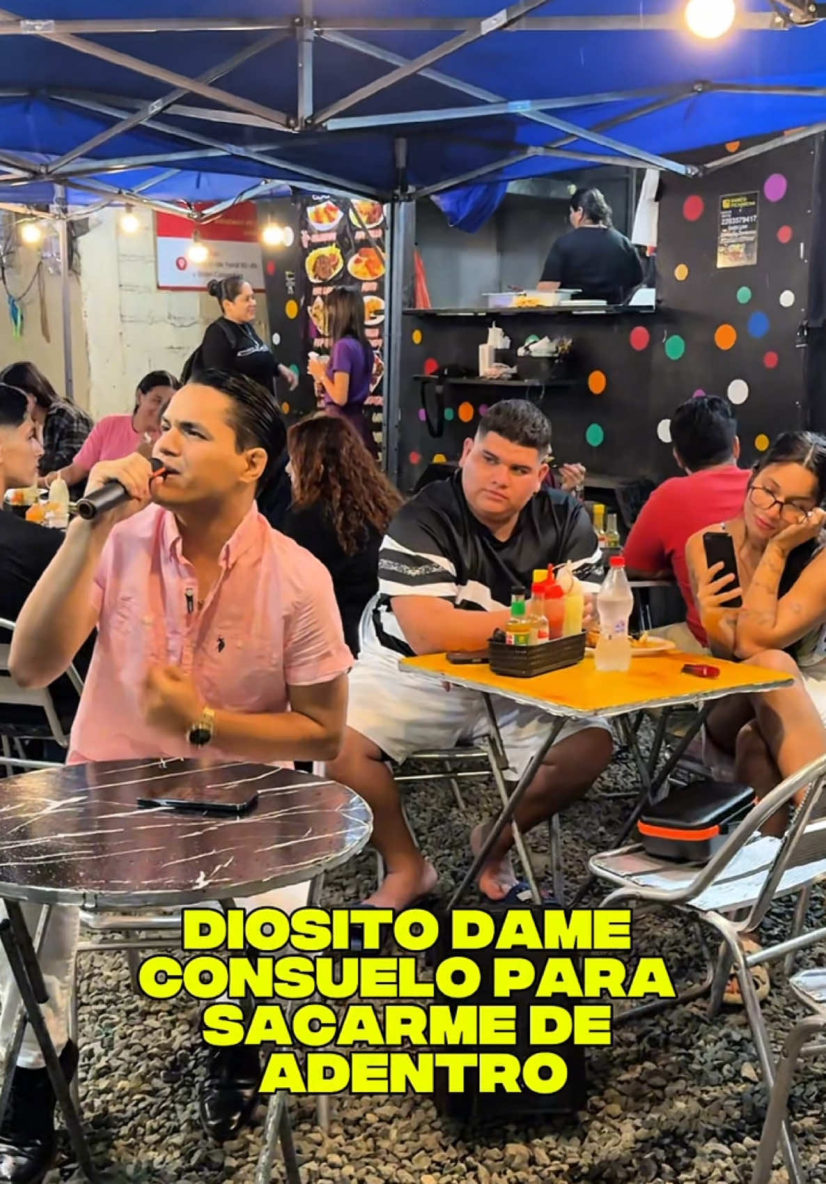 Mira la reacción de la gente al cantar en público 😳 #musica #viral #mexico #parati 