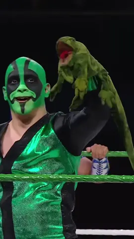 Chad Gable vs Vikingo is 10 out of 10! #WWE #santi #sanchowest #santizap #wrestlingtiktok #prowrestlingtiktok #prowrestling #wrestletok 