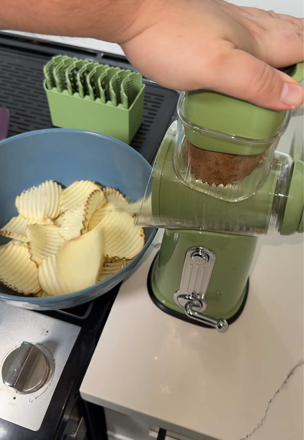 This Cheese Grater works perfectly 🙌 #cheesegrater #vegetablegrater #kitchenappliances #cooking #KitchenHacks #kitchenhack #kitchen #DealsForYouDays #FathersDay #tiktokshopfathersday #tiktokshopsummerturnup #tiktokshopsummersale #Summer #fathersdaygift #dealsforyoudays #summervibes #giftideas #viral  #viralproducts #spotlightfinds #ifyouknowyouknow #trendingnow #musthaves #relatable #trendingproducts #tiktokshopmademebuyit #tiktokshopcreatorpicks #tiktokshop #creatorboostcamp #ttsstarcreator #ttshop #ttstakeover #ttslevelup #creatorsearchinsights #creatorsearchinsight  #toptierjune #junemademebuyit 