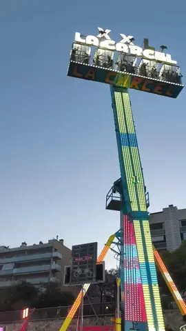 LA CÁRCEL XXL (FERIA DE MATARÓ 2025)🎡🎠#jblferias #atraccionesdeferia #primeraniversario #nuevologo #feriademataro #catalunya #feriadeatracciones 