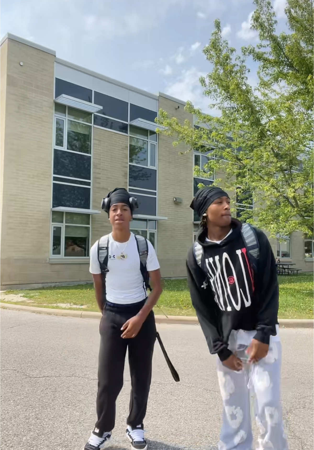 🤧 @zay #fyp #dance #viraldance #viral #brownskin #boys #goviral #clothing #highschool  