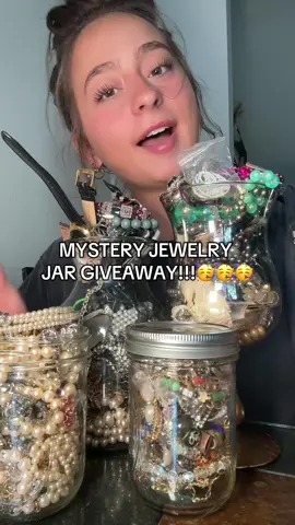 Comment for an extra chance to win🥳🥳 #mystery #mysterybox #mysterybag #mysteryjewelry #jewelery #gold #silver #bracelet #necklace #unboxing #haul #asmr #jewelerytok #trending #mysteryjewelry #bellahuffey #bracelet #neckalace #ring #coachwatch #rolex #tiffanyandco #tiffany #925 