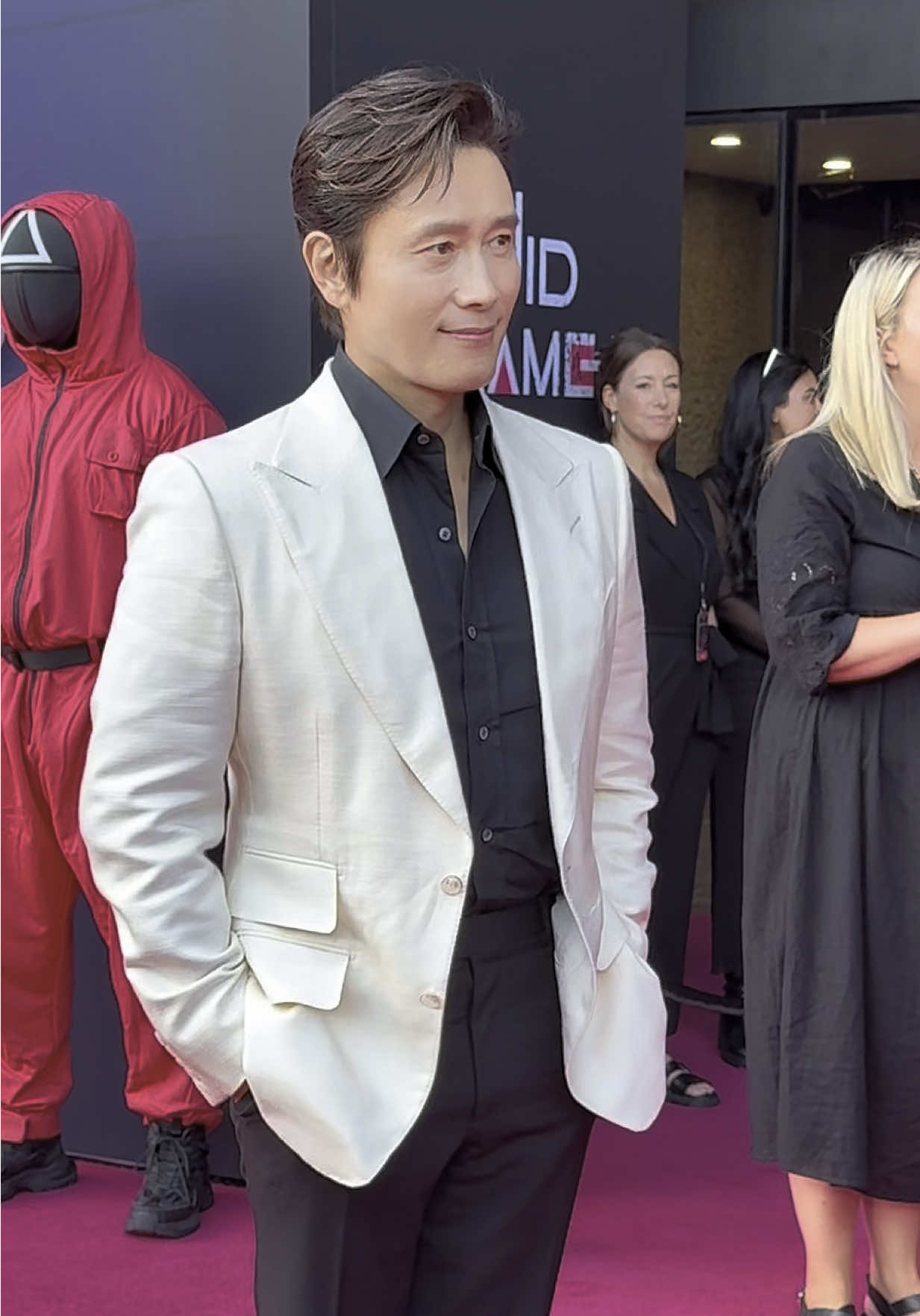 most handsome frontman in the worldx #squidgame #leebyunghun #netflixseries 