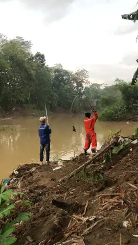 Kalungan timbo huu#junetxz55 #trend #trenggalek #trenggalek24jam #mancing #kmbb #kmt #kmjb #mancingmania #mancingmania #mancingmalam #mancingbaung 