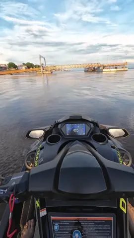 Vida Loka😎 Pura Adrenalina❤️ Rolê Jetski Orla de Itacoatiara Amazonas 🇧🇷 #meurobypreferido❤️ #Deusnocomandosempre🙏🏼 #jetskivideos #rolejetski #adrenalinasobreasaguas #jetskiyamahawaverunner #jetskiyamahasvho #amazonasbrasil🇧🇷 #rioamazonas🇧🇷❤️ #fortesemocoes #itacoatiaraamazonasbrasil🇧🇷 #meuestilodevida 