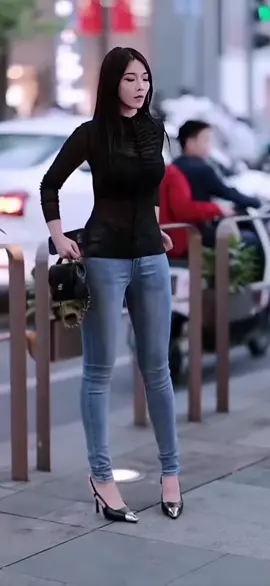 #tik_tok #asia #StreetFashion #beautiful #follow #add #china #chinesebeauty #amazing #woman #beautifulgirls😍 #beautifulgirls #walk 