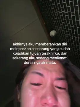 pergilah carii pelangi yang kau nantikan selama inii tugasku menjadi payung di saat badaii sudah selesai,doa ku semoga kau tidak merasakan apa yang kau rasakan saat bersama ku dulu,terimakasih atas segalanya akan ku tutup kisah kita dengan tulus yang telah kau habiskan bersama kenangan🥺. #sad #fyppppppppppppppppppppppp #fypシ゚viral #sedih #kenanganhanyauntukmu 
