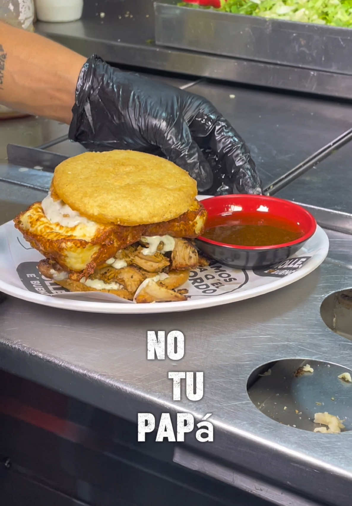 ¿Ya sabéis que le vas a dar a tu papá este domingo?🤔🤭 ¡Somos tu mejor opción!😜🍔 sabes que a papá lo que le gusta es comer bueno😌😎 #hamburguesa #perrocaliente #sanfranciscozulia #saborzuliano #urblacoromoto #maracaibo #diadelpapá #ᴅɪᴀᴅᴇʟᴘᴀᴅʀᴇ #choripan #urblacoromoto