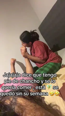 #sobrina #paratiiiiiiiiiiiiiiiiiiiiiiiiiiiiiii qué lindo cuando tu sobrina crece y ahora ya te hace los masajes cuando tú antes la paseabas en tus brazos , como creciste mi negrita pelada ojitos de cuculi 🐦‍⬛