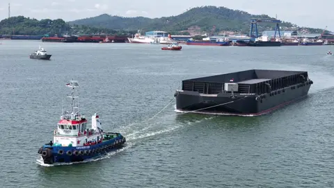 Karya Pacific 2295 #kps #ktu #ktubatam #ktusagulung #ktushipyard #sagulung #shipyard #fyppppppppppppppppppppppp #fyp #tugboat #tongkang #batam #indonesia🇮🇩 #pelautindonesia #pelautpunyacerita #batam 