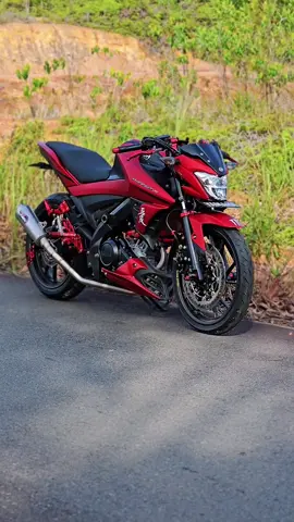 baru ganti sepatu yang lebih kecil.. buat teman2 yang mau ganti ban dengan profil melebar seperti ban mahal (pirelli battlax)  boleh cobain Maxxis 😁 profil bannya melebar tidak tinggi.. jadi agak ceper dari samping.. kalo zeneos profilnya lebih ke tinggi daripada lebar.. #fyp #xybca #vixionr155vva #vixionmodifikasi #vixionr #r15v3 #r15m #xabre #mt15 #yamalube #downsize 