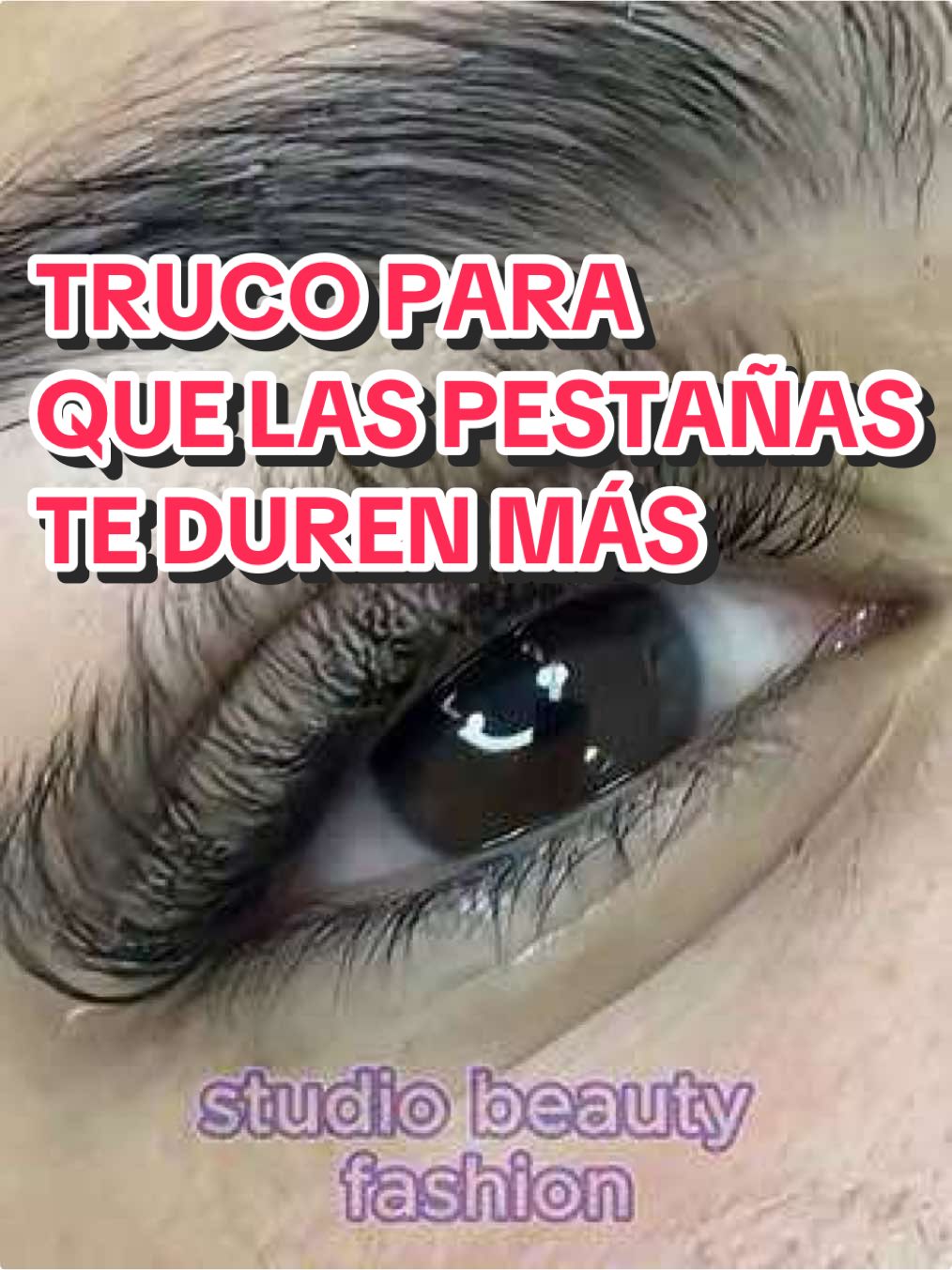 ✨ ¿Quieres que tus extensiones de pestañas duren hasta 5 semanas sin despegarse? En este video te muestro la forma correcta de aplicar pestañas 1x1, paso a paso, como una profesional. Evita errores comunes, elige el adhesivo ideal y domina el ángulo perfecto de aplicación. 💡 Si aplicas bien, duran más y se ven más naturales. ¡Dale play y lleva tu técnica al siguiente nivel!#pestañas #pestañaspostizas #pestañaspeloapelo #belleza #pestañaslargas #Lashista #pestañas1x1 #pestañas3d