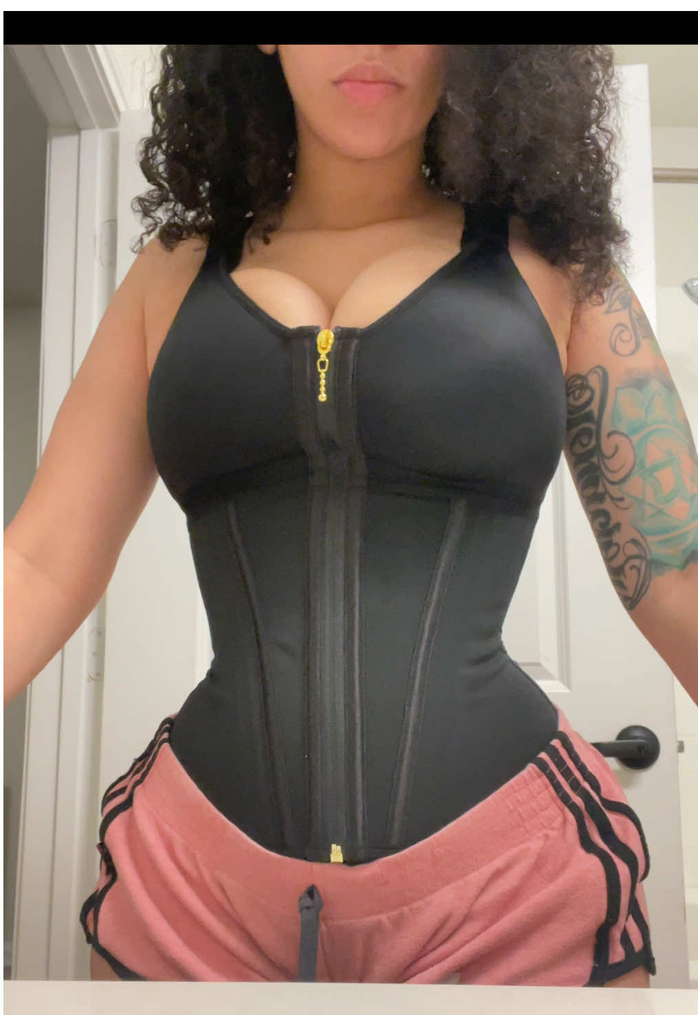 What waist ?????!?   #shapewear #shapshe #fajas #bodyshaper #faja #waisttrainer #bodycontouring 