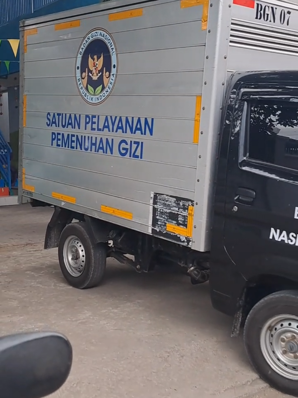 Pendistribusian paket Makan Bergizi Gratis ke sekolah-sekolah #mbg #makanbergizigratis #sppg  #sppgtubanjenusugihwaras #tubanjawatimur 
