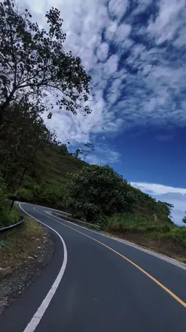 Jln yg dijuluki sirkuit takandeang🛣️ #mamujusulbar  #lintassulawesi  #lewaberandatiktok  #fyp #fypage 