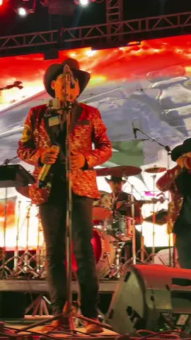 Asi son Los bailes del Rancho y puro SLP 🌵💯♥️🇲🇽🎶Conjunto bravo de Marcelo Vega y yo complaciendo a mis fans✌️