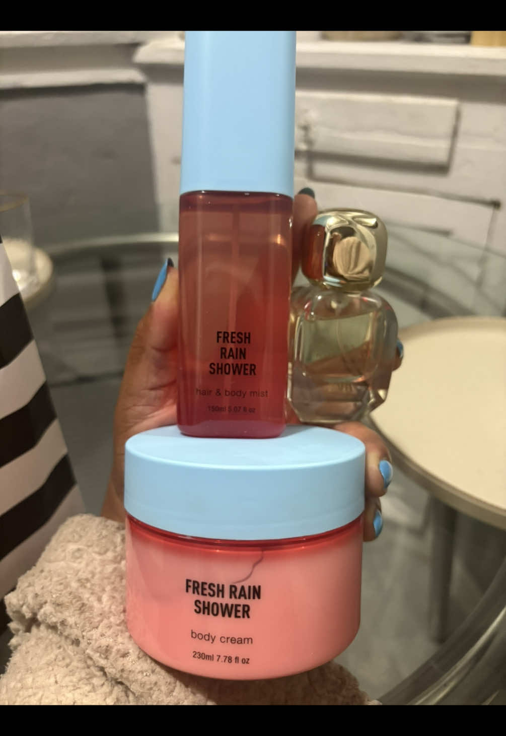 My summer body cream, body mist, and perfume cocktail @ZARA ! @Sunnie Eau Marshmiller frag... #perfume #scents 