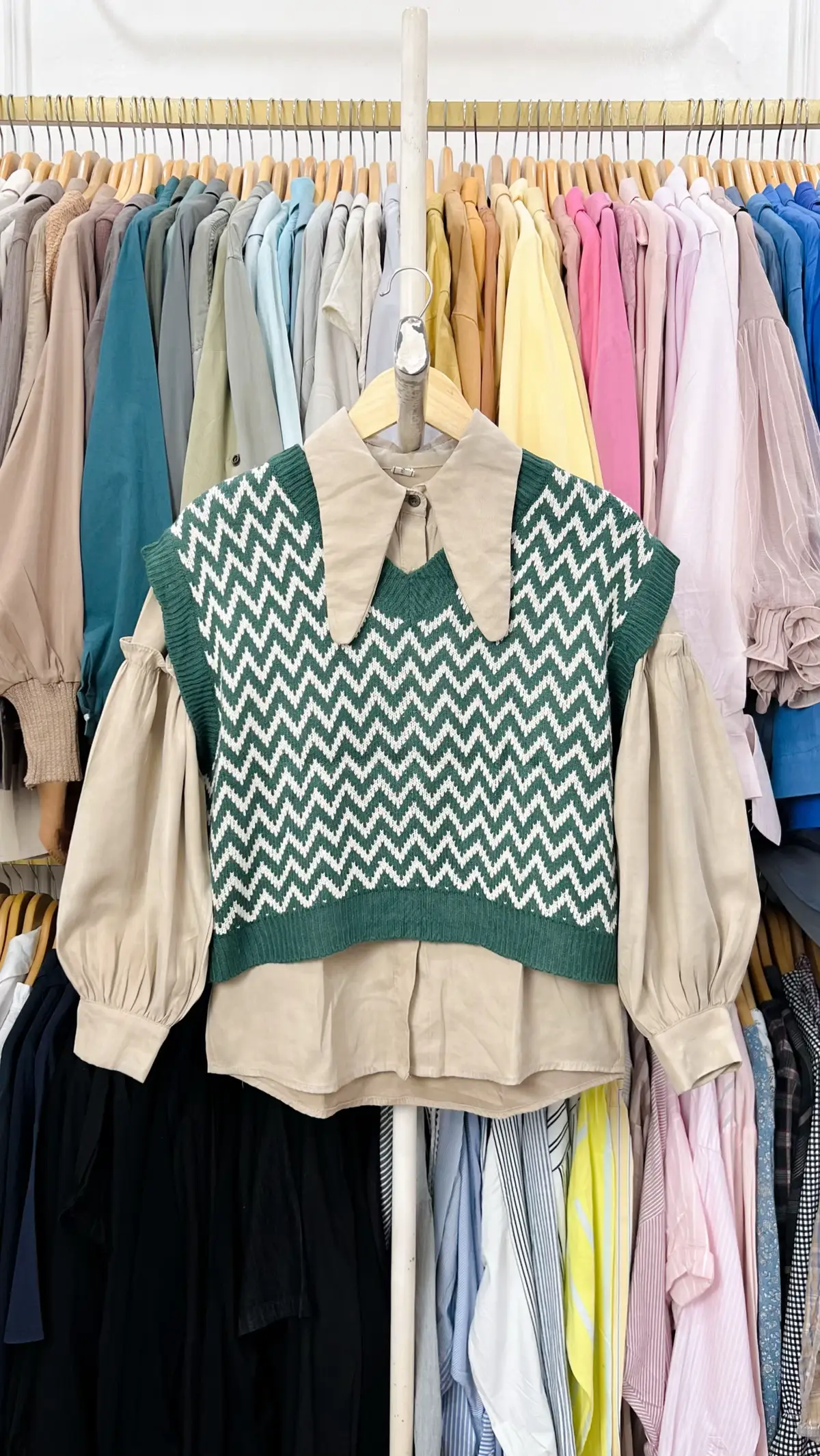 JOIN LIVE HARI INI JAM 17:00 WIB #fyp #koreanblouse #thrift 